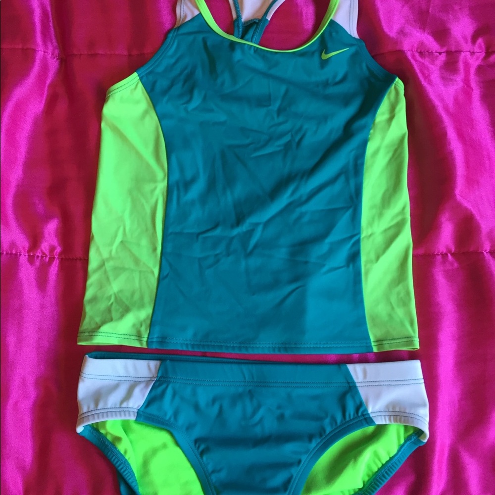 Girls swimsuit